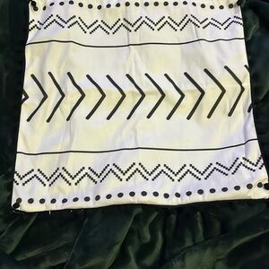 Shein Square Shape
Pillow cover / sham